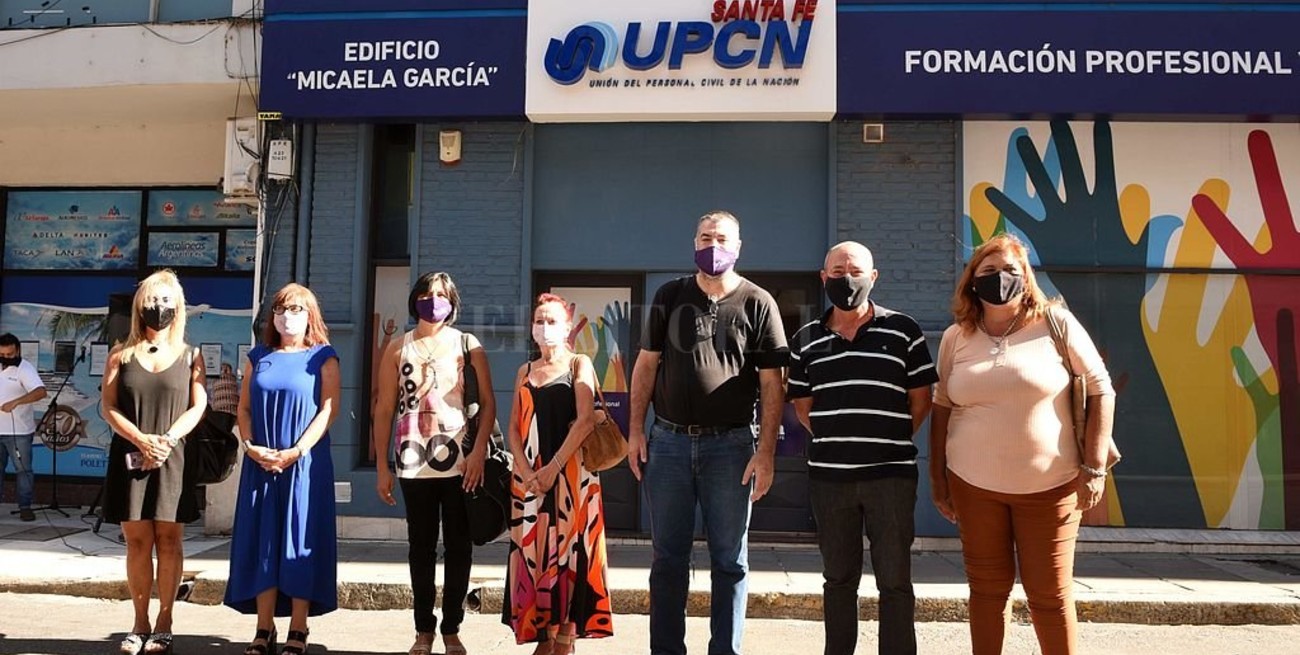 A la memoria de Micaela