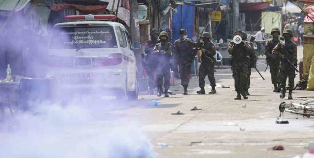 Birmania: son más de 300 los muertos por la violencia en las protestas contra la junta militar