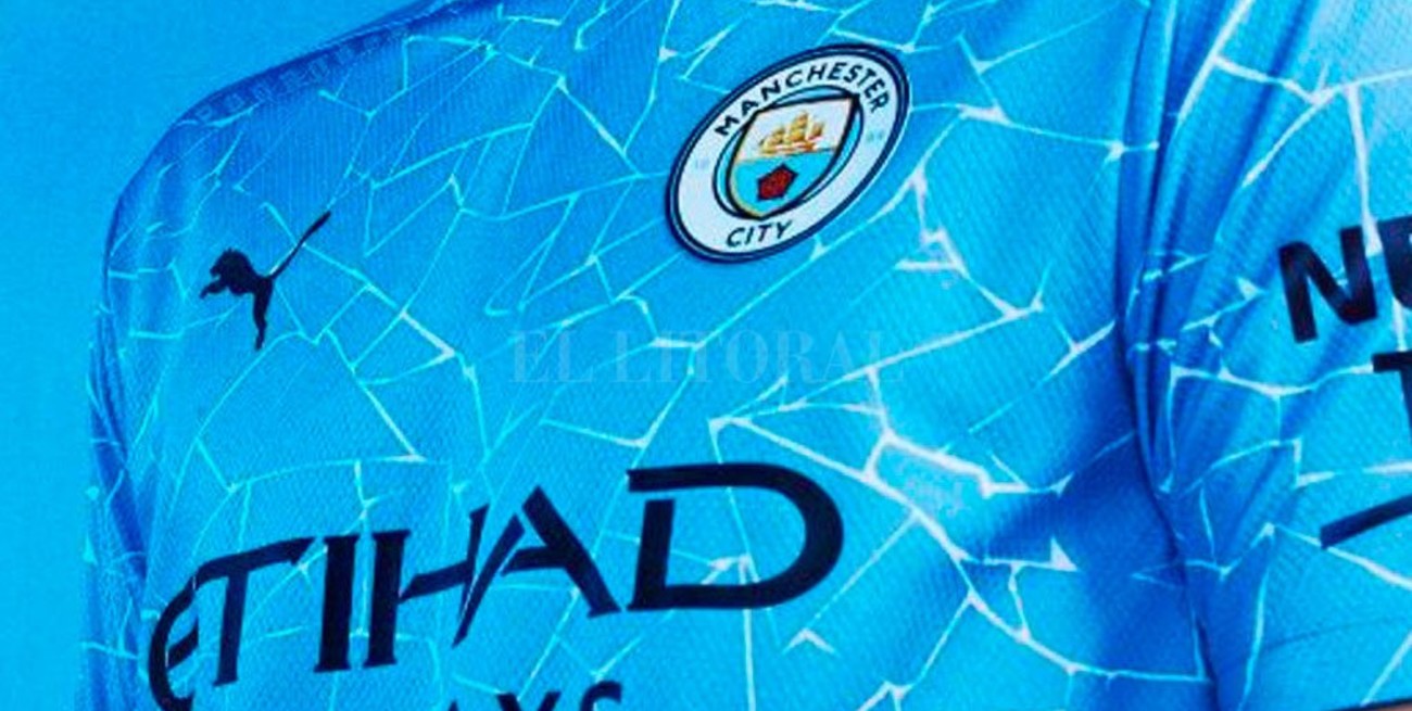 Manchester City presentó su nueva camiseta