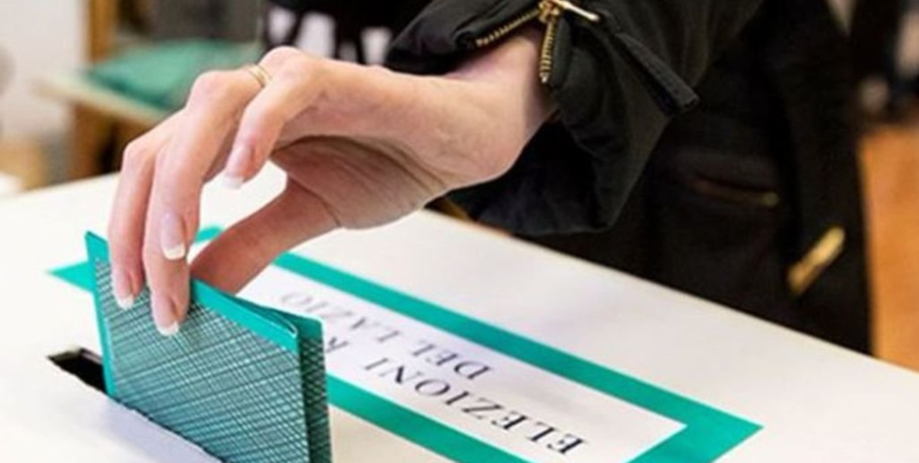 Con alta participación y el 70% a favor, los italianos aprobaron la reducción de un tercio del Parlamento