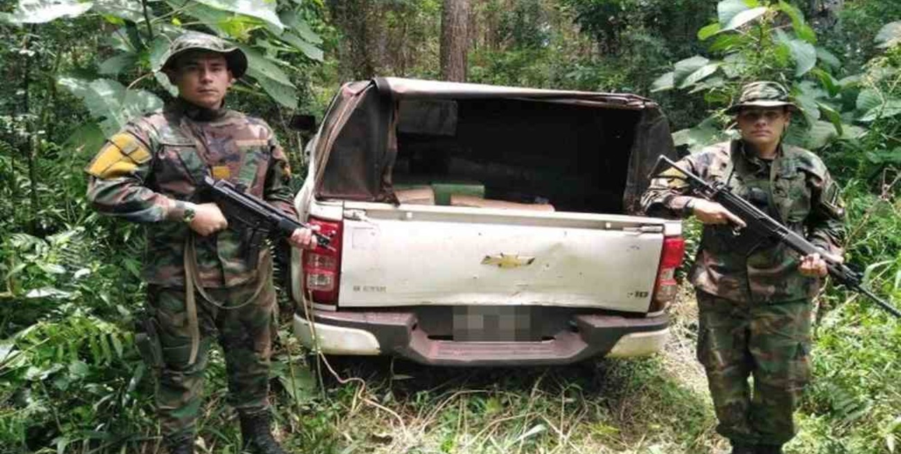 Misiones: secuestran 660 kilos de marihuana abandonados en una camioneta