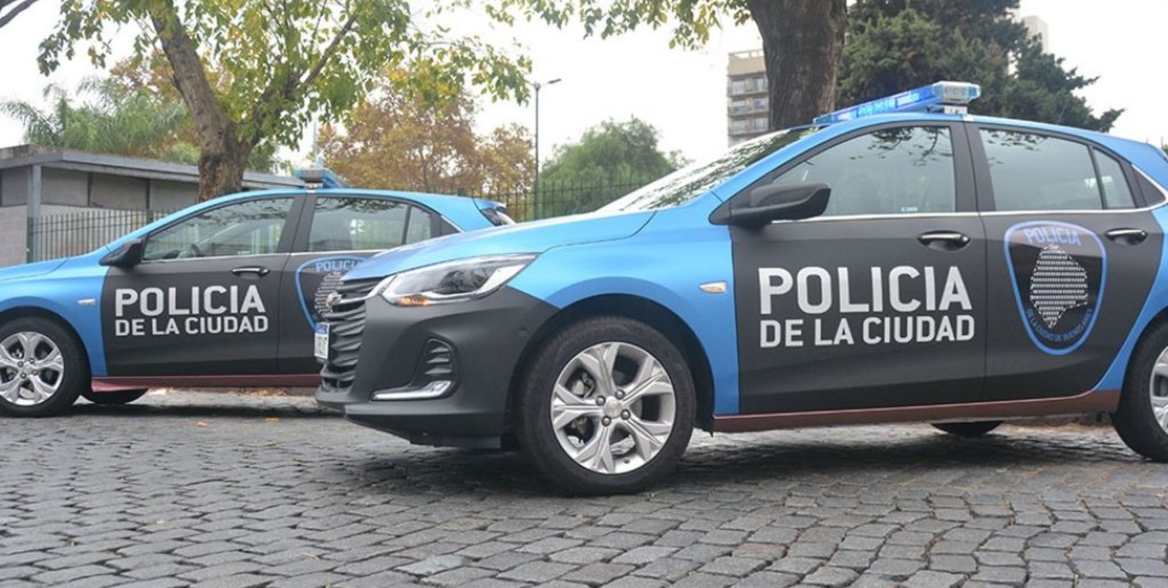 Detienen a un ex convicto que pasó 14 años en prisión y a dos jóvenes por vender drogas