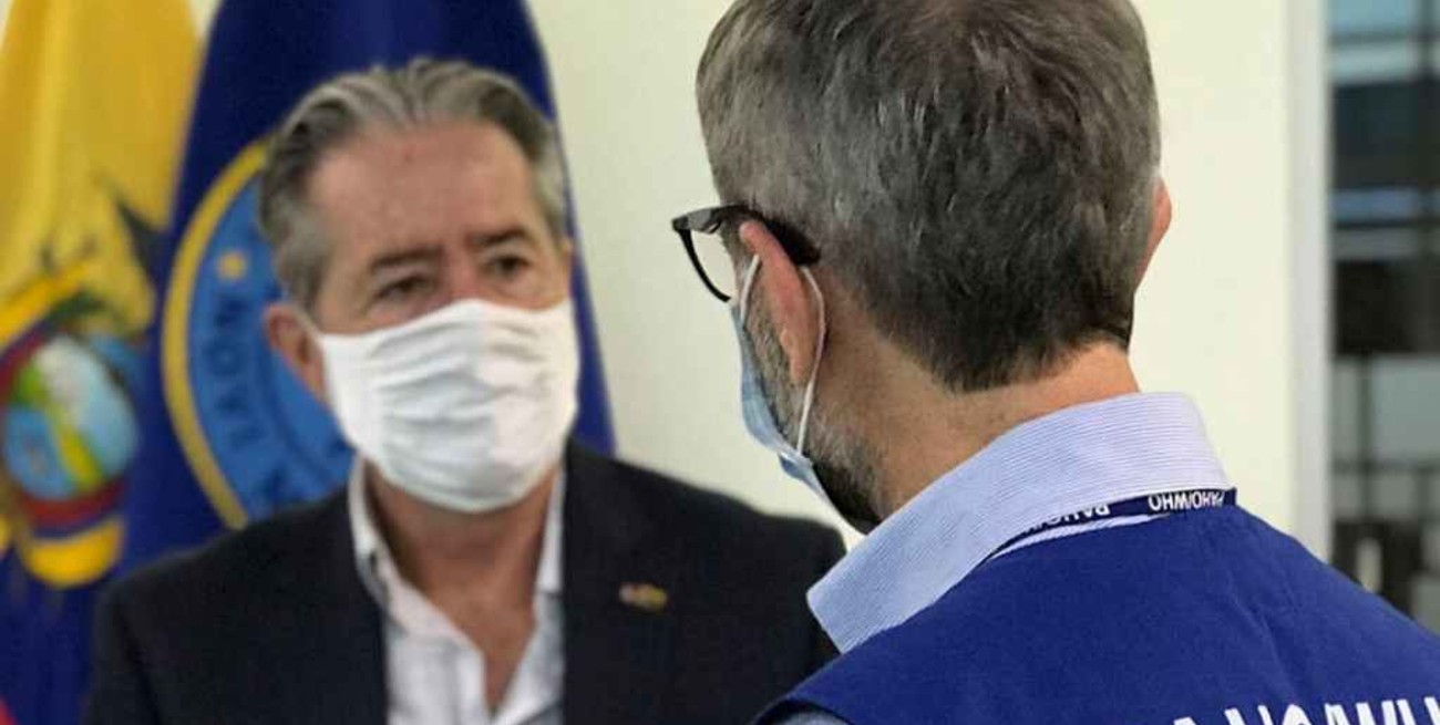 Vacunación en Ecuador: abren investigación al Ministro de Salud por presunto tráfico de influencias  