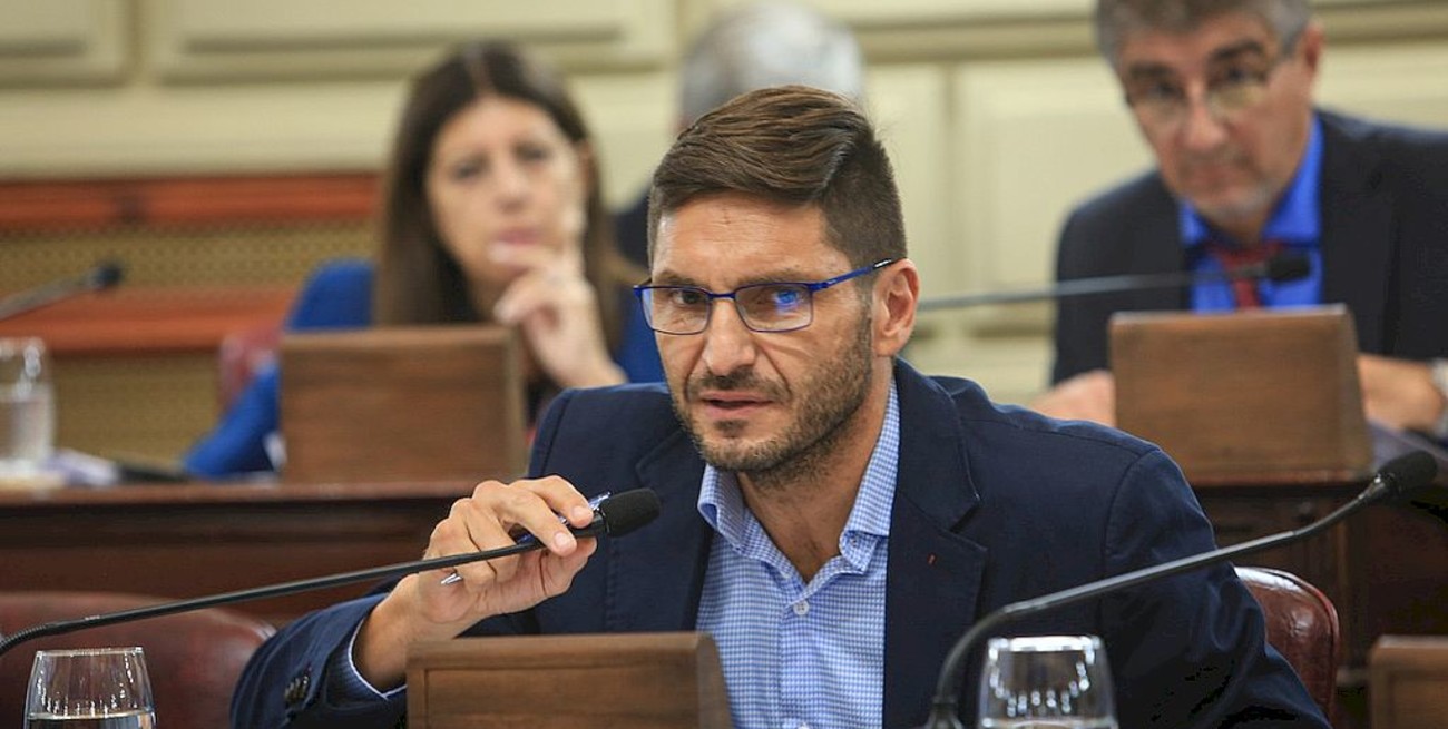 Para Maximiliano Pullaro la policía está "autogobernada" y "los choros se hacen un festival"