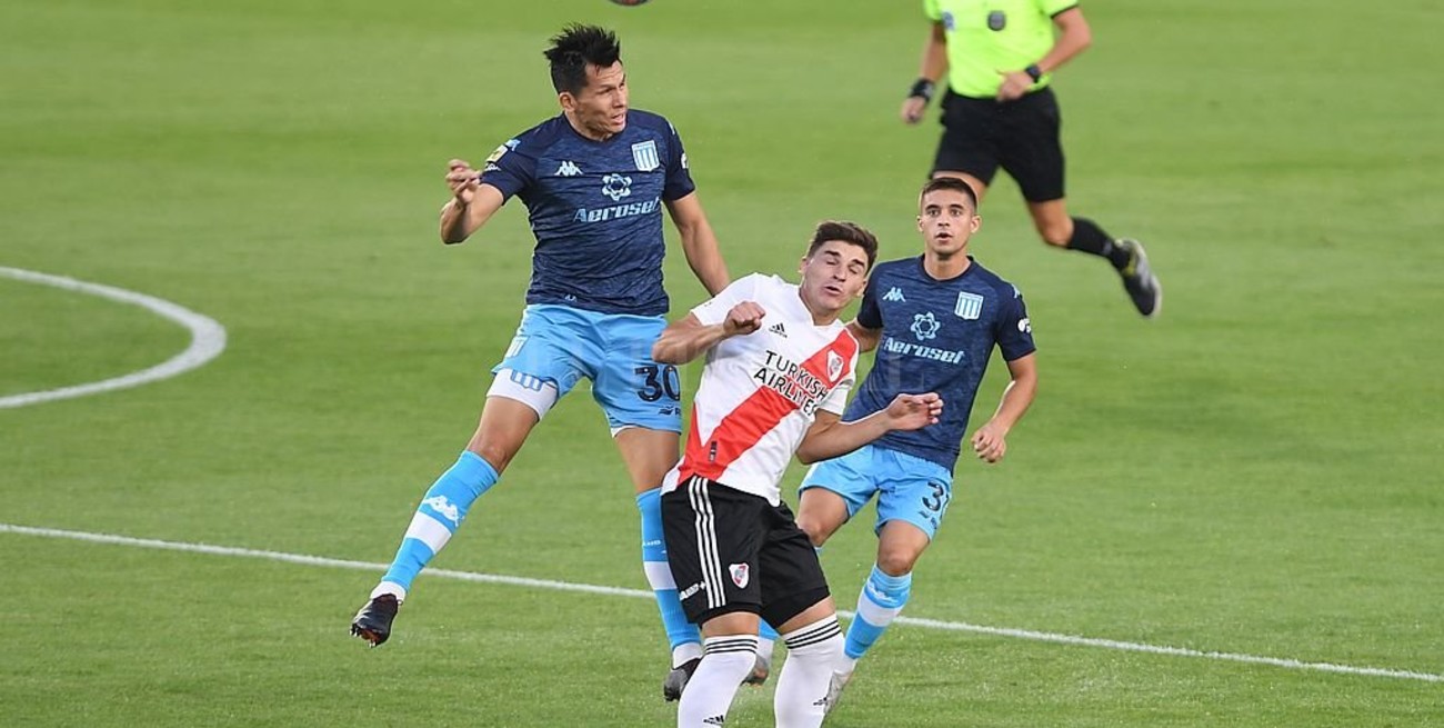 River y Racing empataron 0 a 0 en el Monumental