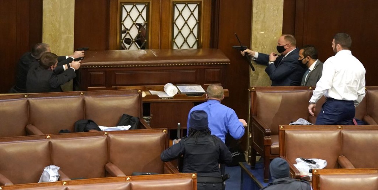 Washington declara toque de queda por los incidentes en el Capitolio