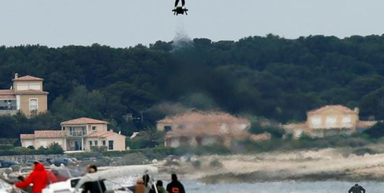 El "hombre tabla voladora" fracasó en intento de cruzar canal de la Mancha