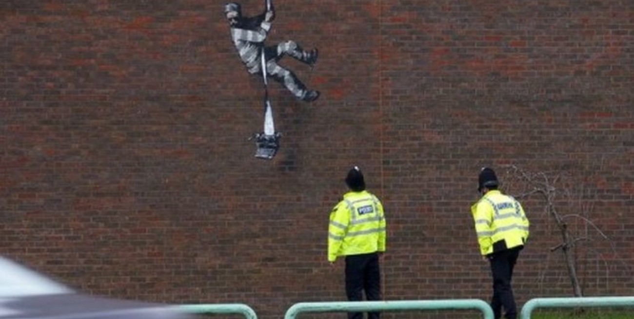 Banksy confirmó que pintó el graffiti de la prisión de Reading en Reino Unido