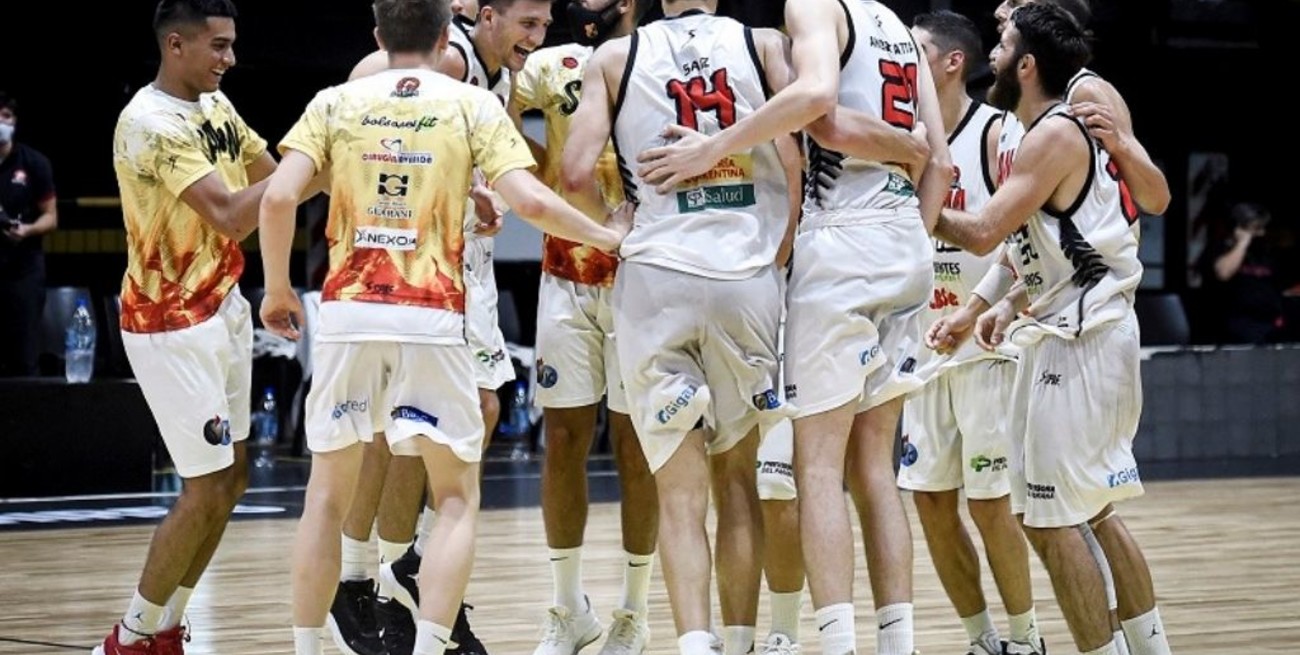 San Martín de Corrientes venció a Atenas de Córdoba en su primer juego del año