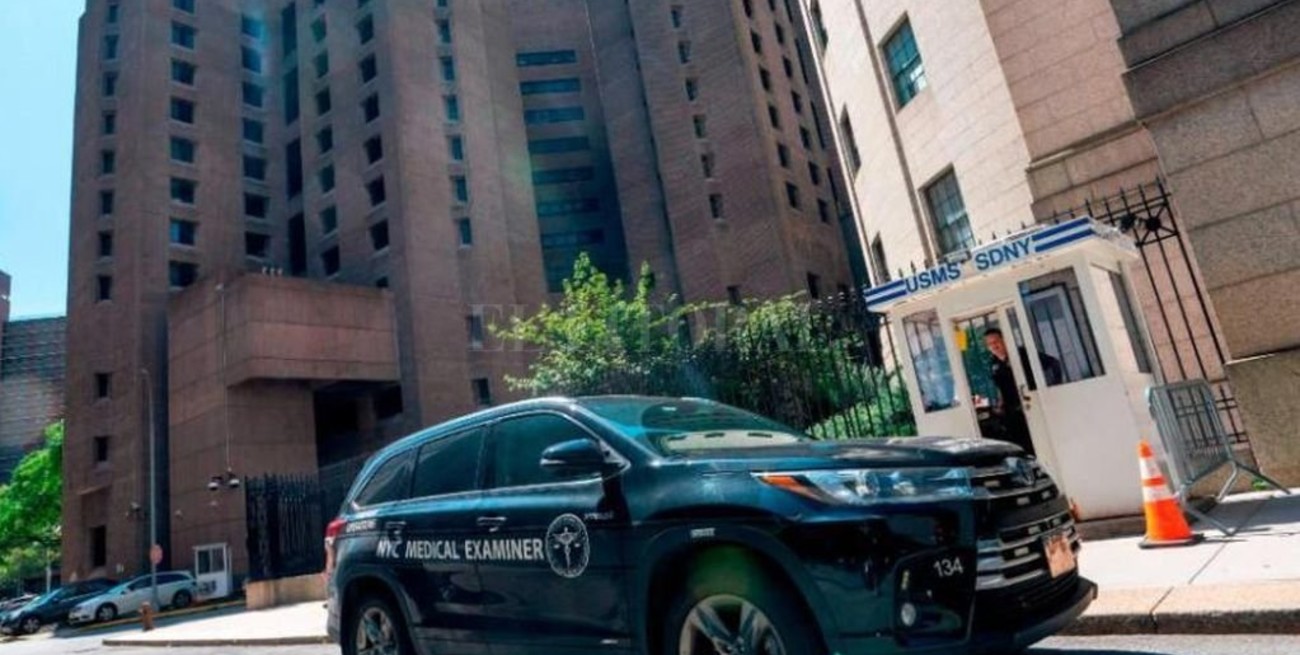 Caso Epstein: reemplazan al director de la prisión donde se suicidó el millonario