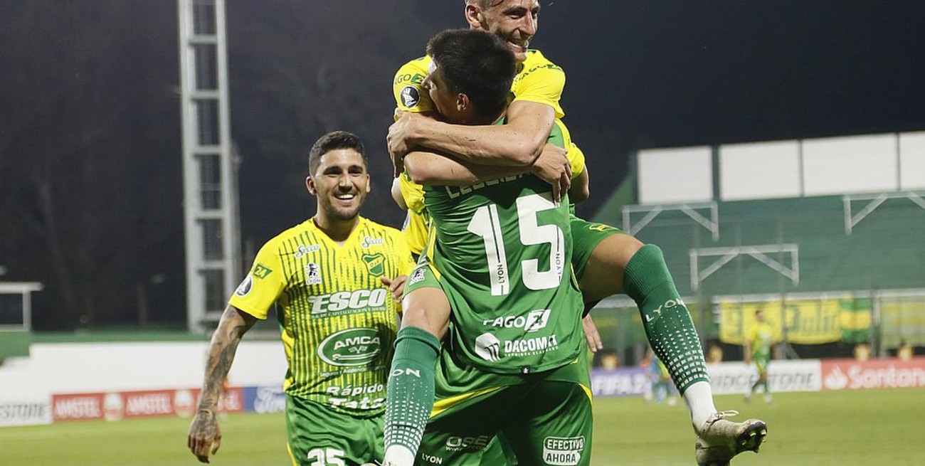 Defensa y Justicia goleó a Delfín de Ecuador y alcanzó su primer triunfo en la Copa Libertadores