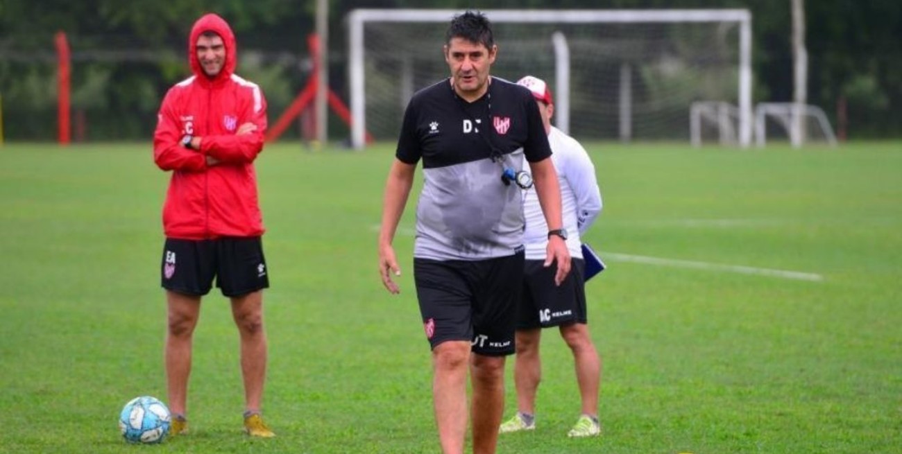 ''Teté'' Quiroz dejó de ser el DT de Instituto