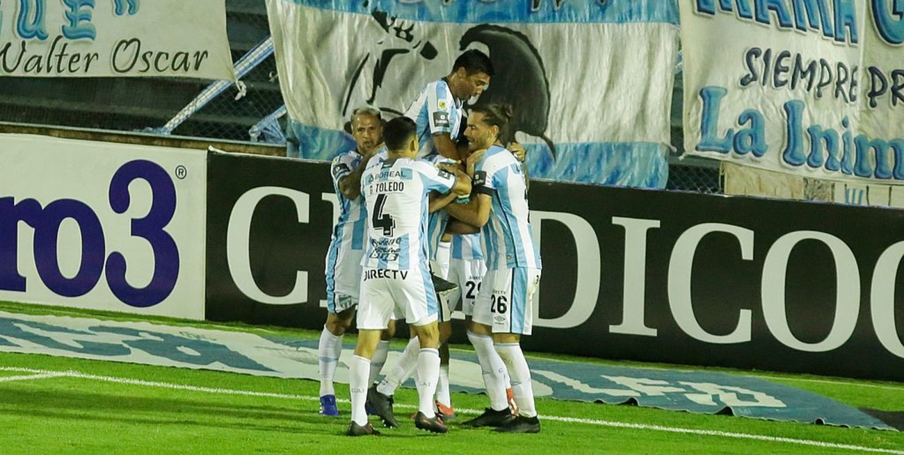 Arsenal perdió en el final con Atlético Tucumán y no pudo alcanzar a Unión 