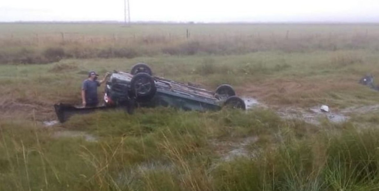 Corrientes: volcó un auto sobre la Ruta 14 y no encuentran a sus ocupantes
