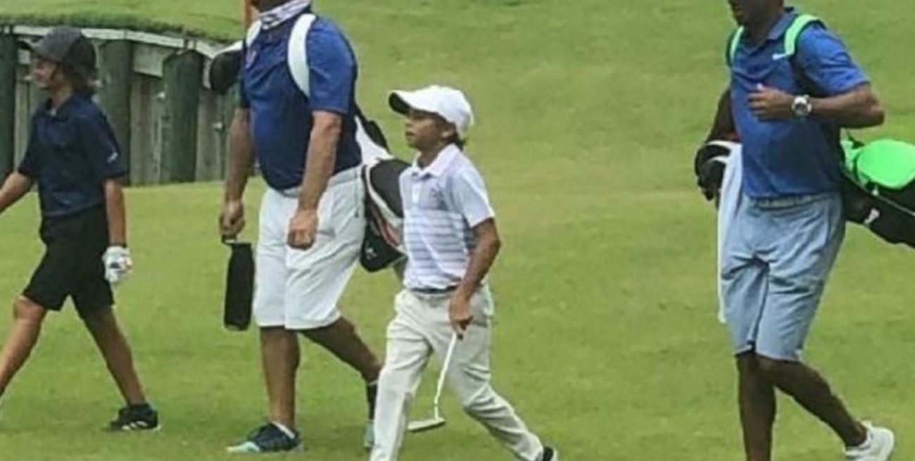 A los 11 años, el hijo menor de Tiger Woods gana un torneo con cinco golpes de ventaja