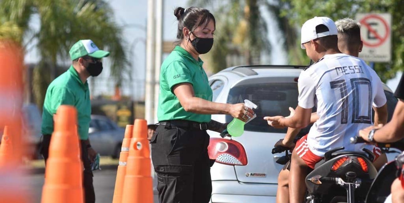 Con alcohol, pero sin casco ni patente: la  explicación de la foto que abrió polémica