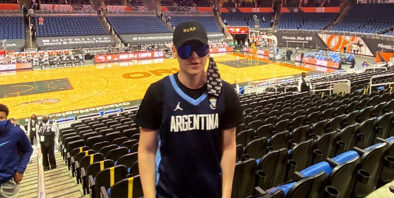 Bizarrap fue a ver a Campazzo a la NBA y le hizo un regalo