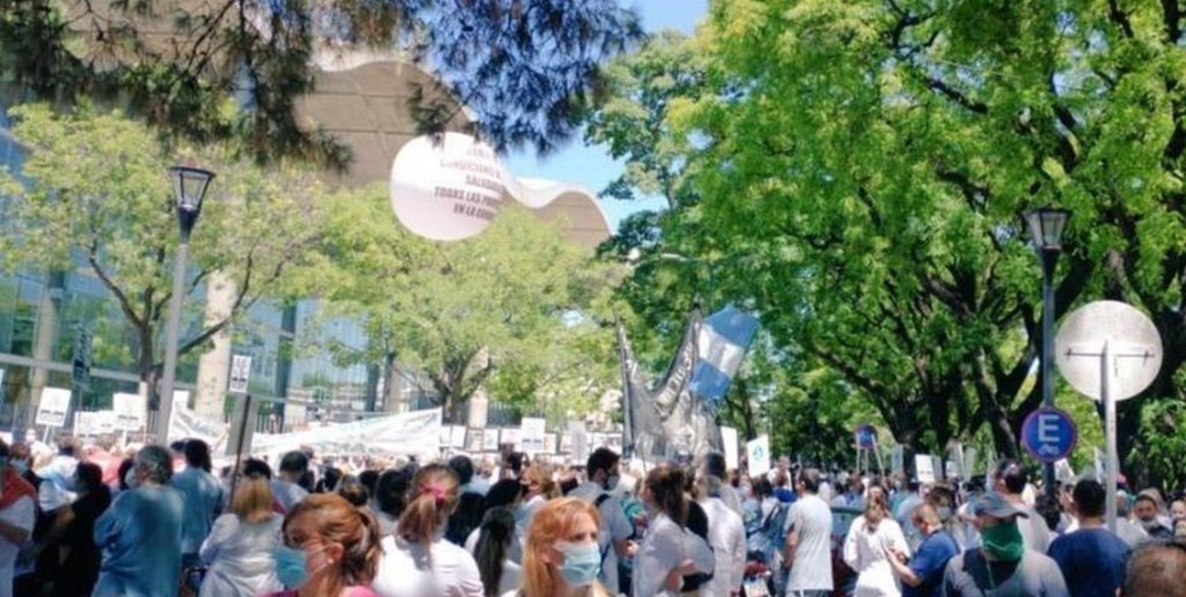Falleció un jefe médico en medio de una protesta de profesionales de la salud en la ciudad de Buenos Aires