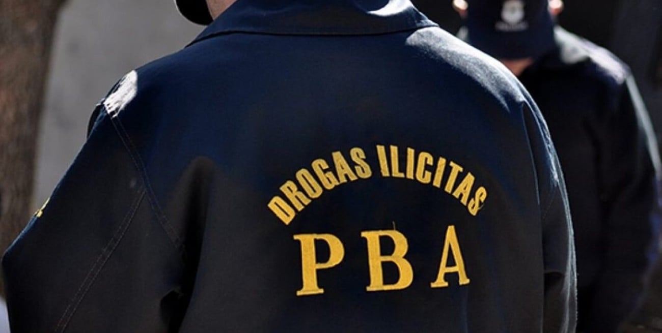 Detienen a presuntos narcos que utilizaban a una niña de 7 años para disimular