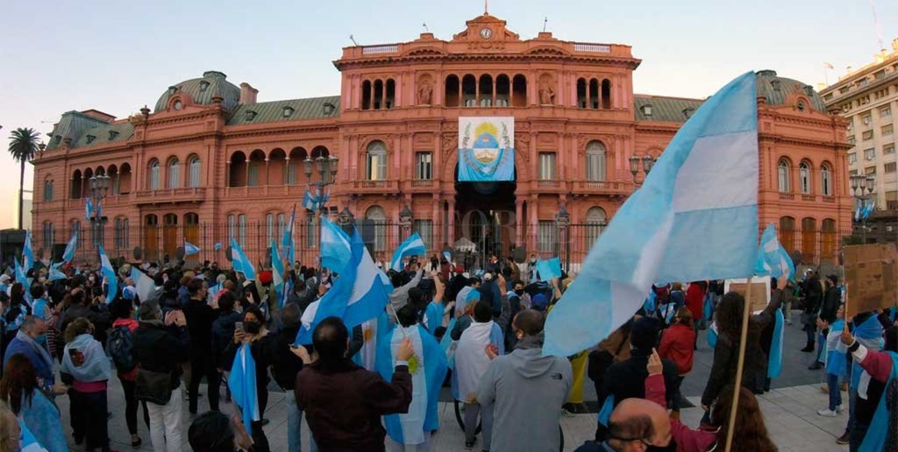 Convocan a una movilización para reclamar por el "Vacunatorio VIP"