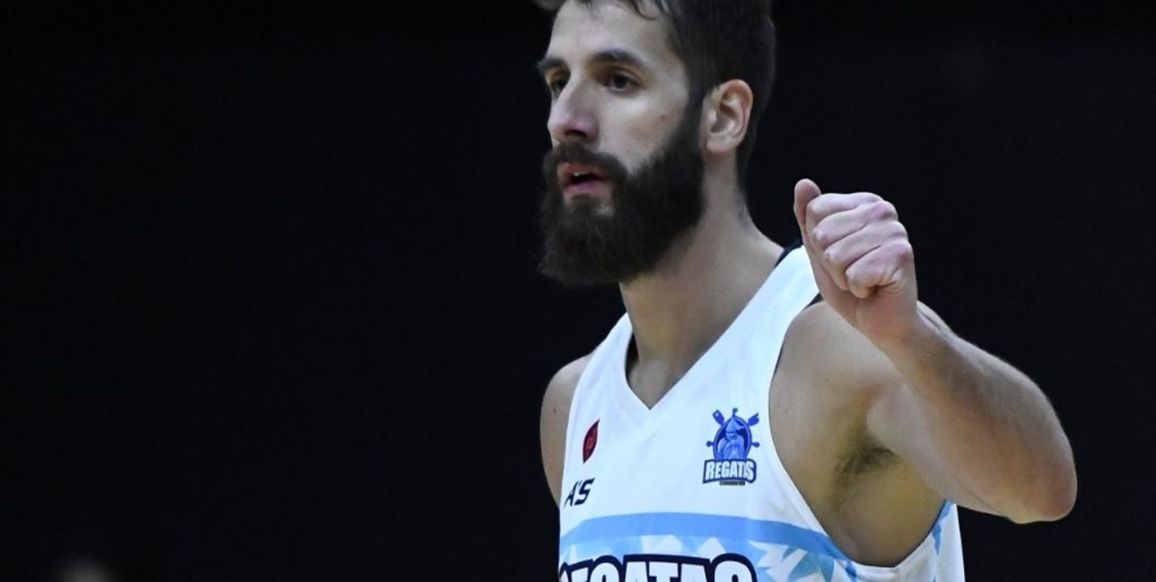 Regatas Corrientes ganó y aseguró el tercer puesto con destacada labor del santafesino Gallizzi