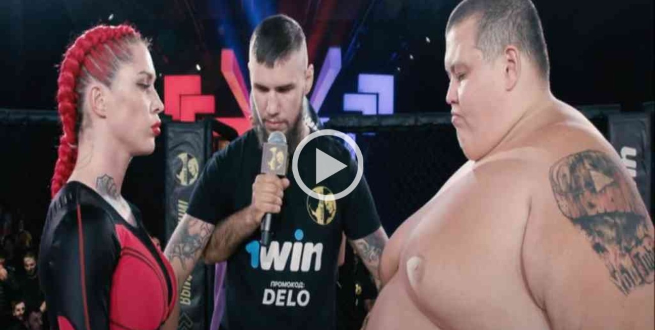 Video: una luchadora venció por nocaut a un youtuber de 240 kilos en un combate de MMA