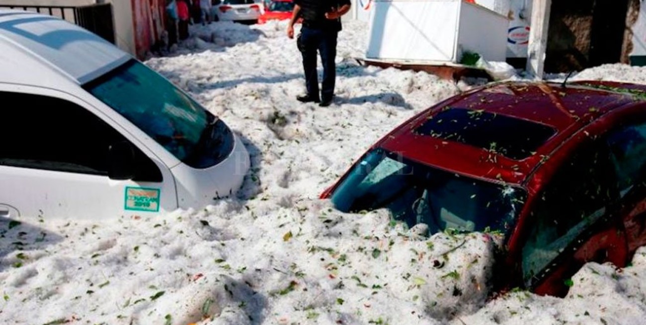 Impresionante caída de granizo en México