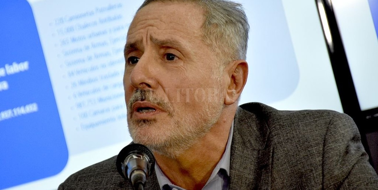 Sain: "No me van a apretar estos cachivaches"