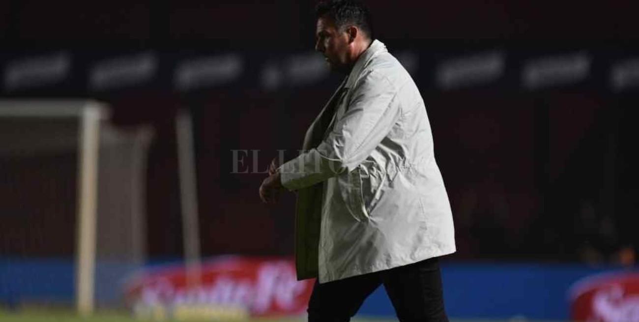 Dabove sigue con dudas y no definió nada el clásico contra Huracán