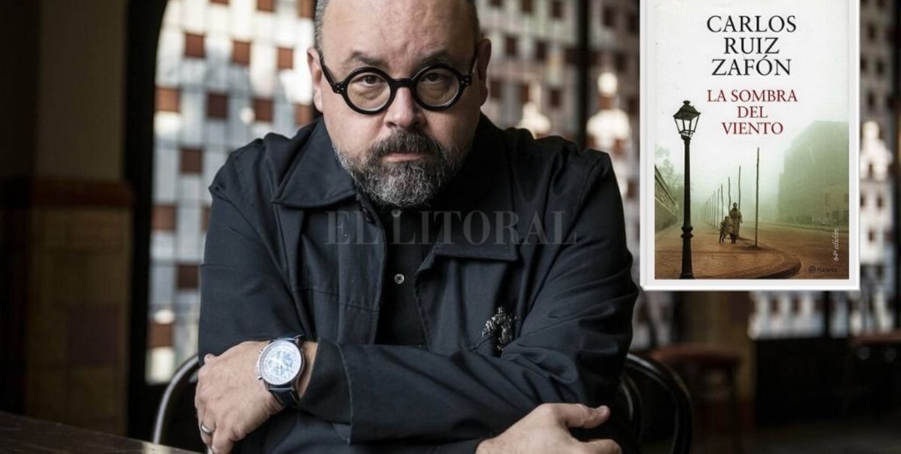Murió el escritor español Carlos Ruiz Zafón, autor de "La Sombra del Viento"
