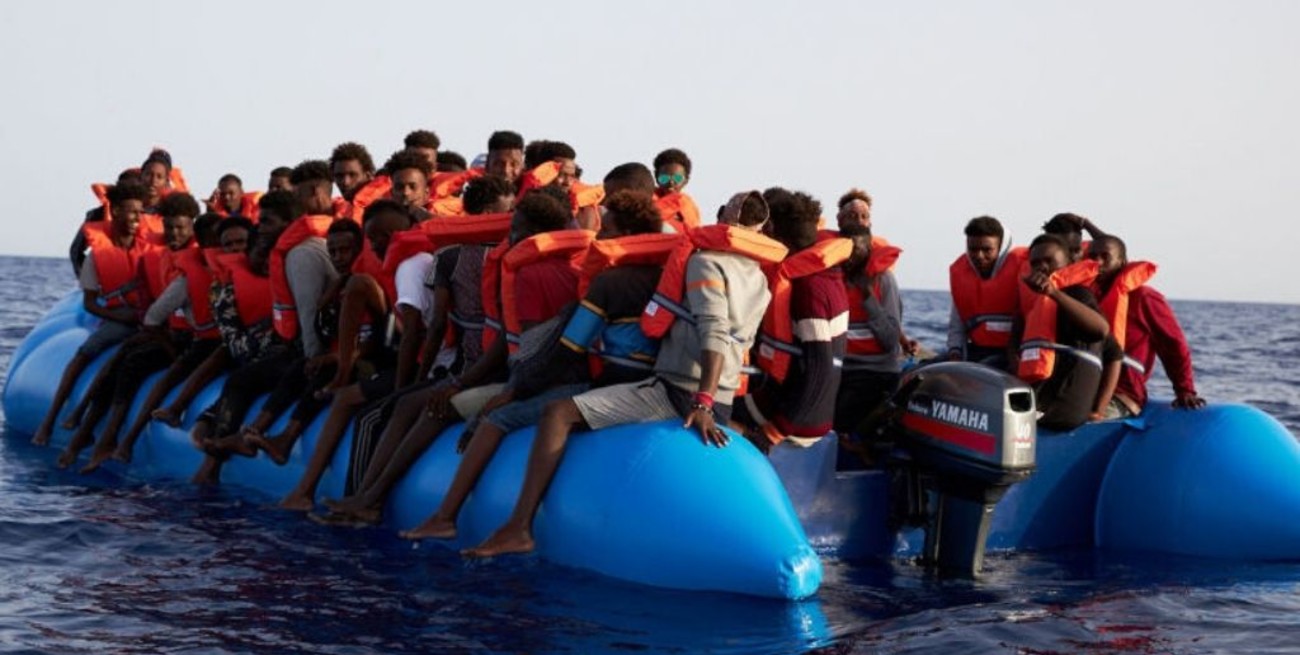 Rescataron a 39 migrantes frente a las costas de Libia