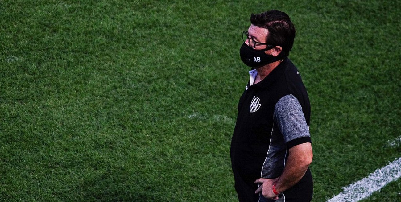 Tras la derrota ante Colón, Alfredo Berti dejó de ser el técnico de Central Córdoba