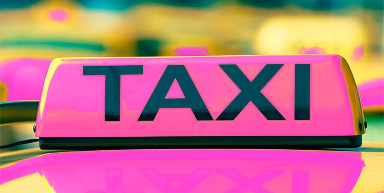 Una sanjuanina ofrece un servicio de taxi "rosa": solo para mujeres, ancianos o niños