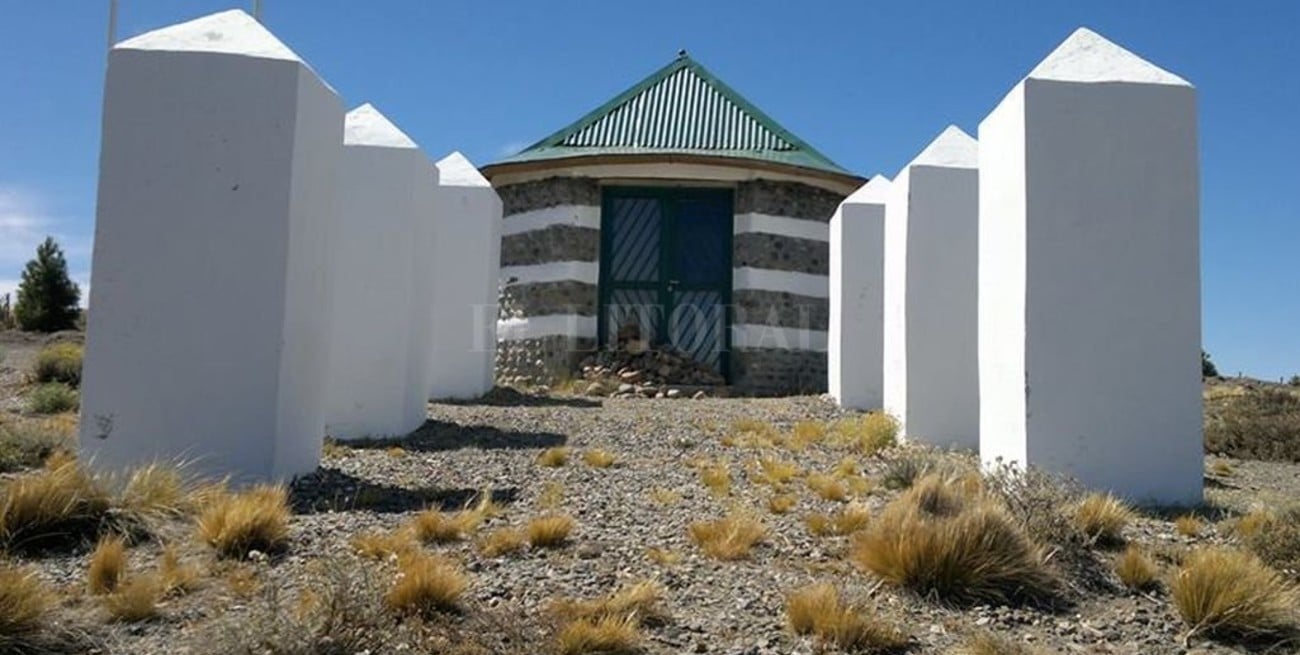 Profanaron la tumba del cacique Inacayal en Chubut