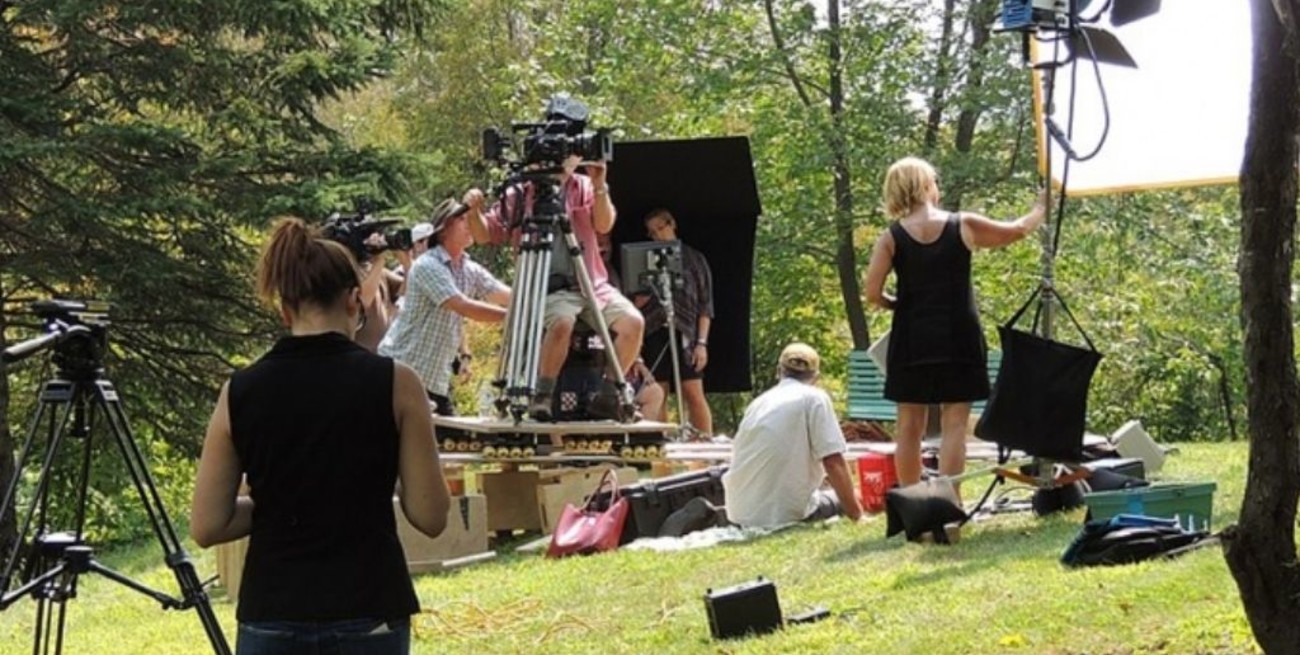 ¿Besos por computadora? Así será la nueva normalidad en Hollywood