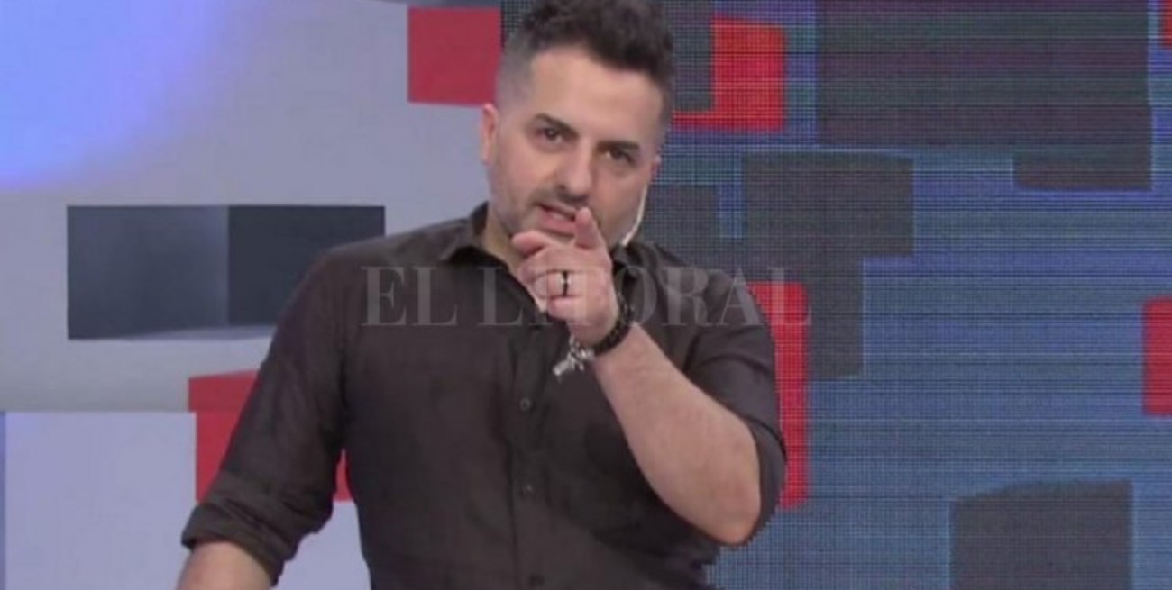 Aseguran que el periodista Ángel de Brito se casó en secreto