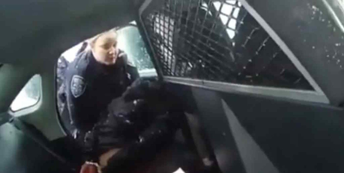 Estados Unidos: policías esposan y tiran gas pimienta a una niña de 9 años que sufría una crisis mental 