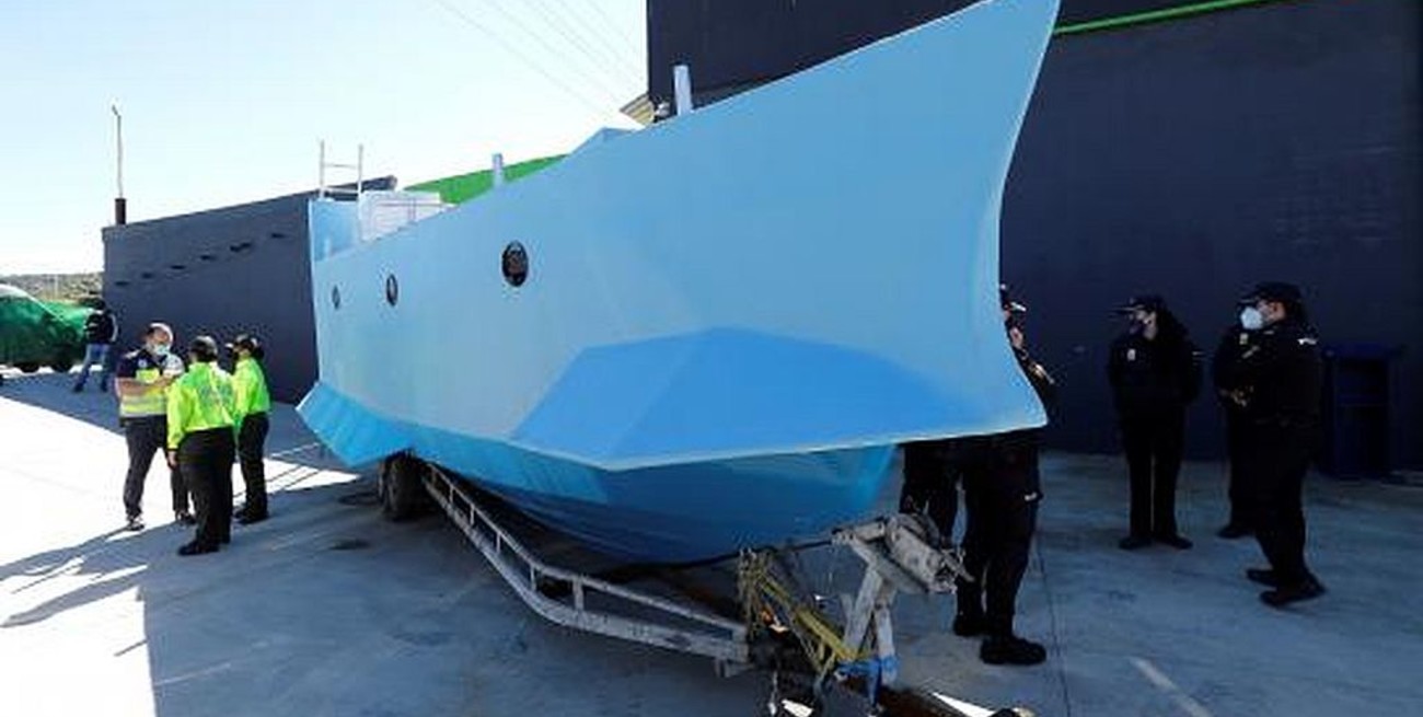 Incautaron en Málaga un narcosubmarino fabricado en Europa