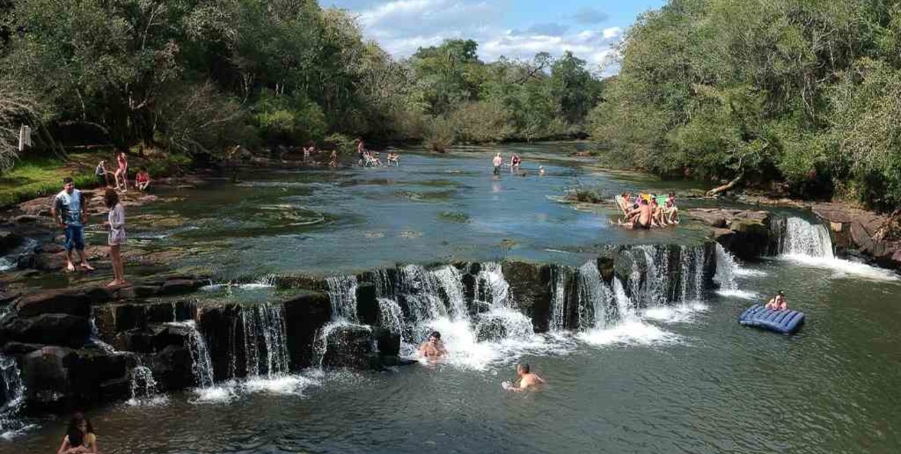Misiones: se lanzó de la cascada de Salto de Cuñá Pirú y terminó con politraumatismo de cráneo