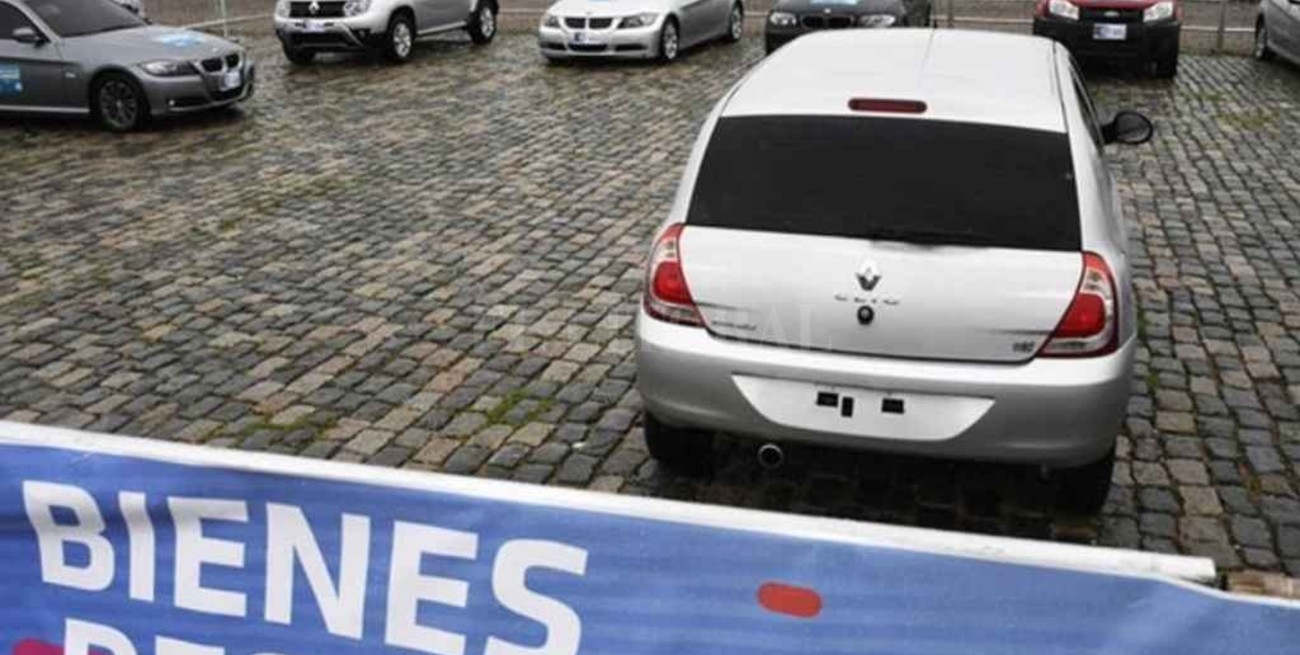 Nuevas subastas de la Aduana: repuestos para vehículos y autos de alta gama