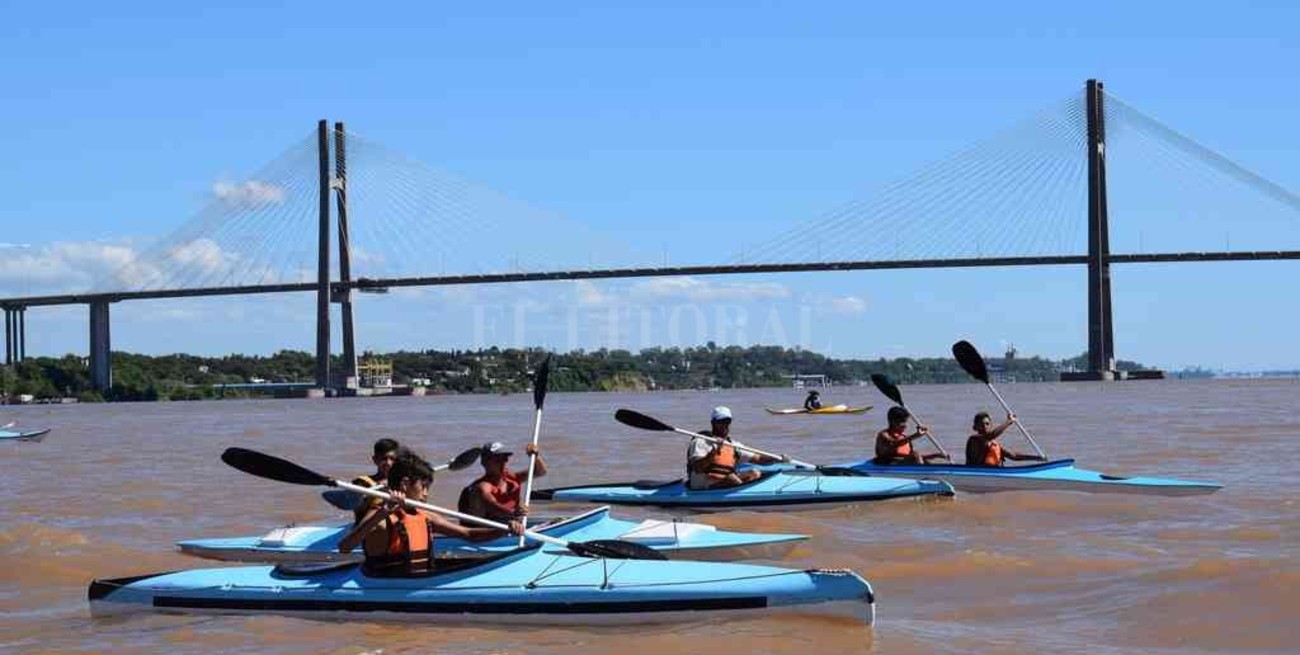 La capital del kayak: riesgos y gastos fijos que tiene la embarcación más demandada de Rosario