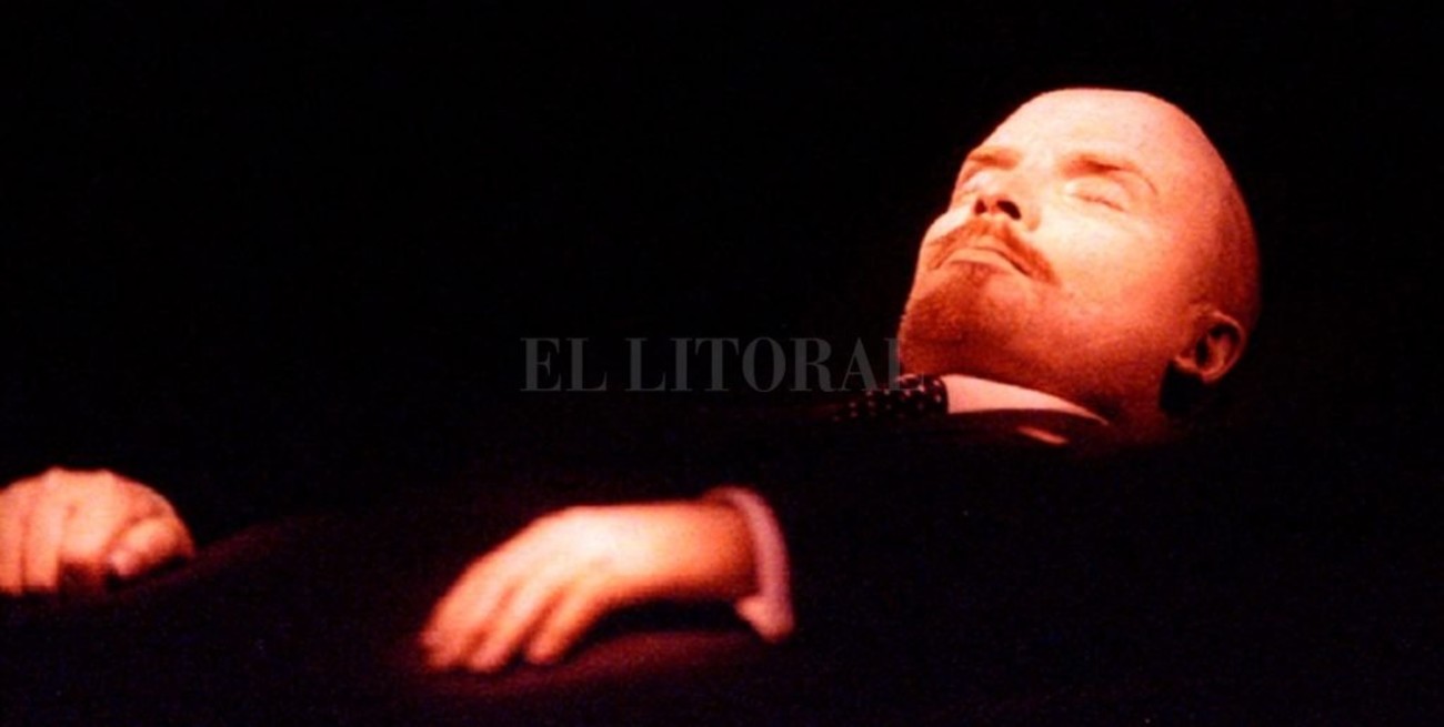 Rusia: la oposición sugiere vender el cuerpo de Lenin para solventar el déficit