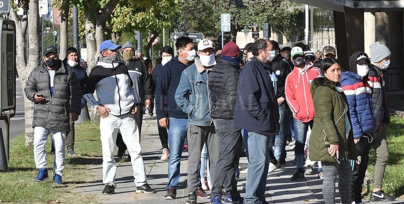 El gobierno volverá a pagar el IFE