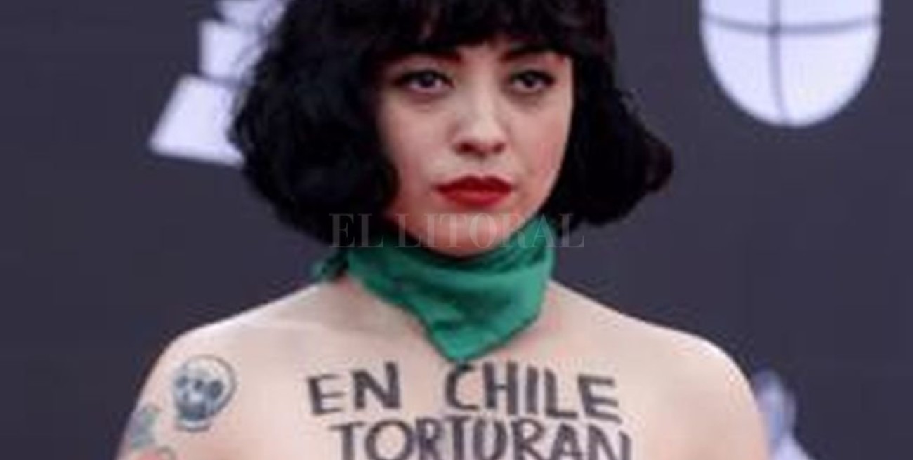 Chile: Carabineros inician acciones legales contra Mon Laferte