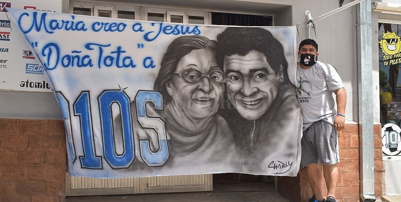 El 10 eterno: conocé al negocio santafesino que es un santuario maradoniano