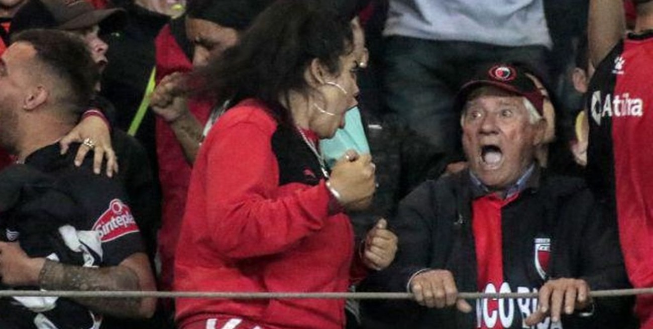 Viral: Cumplió 78 años, fue a ver a Colón en colectivo y así festejó