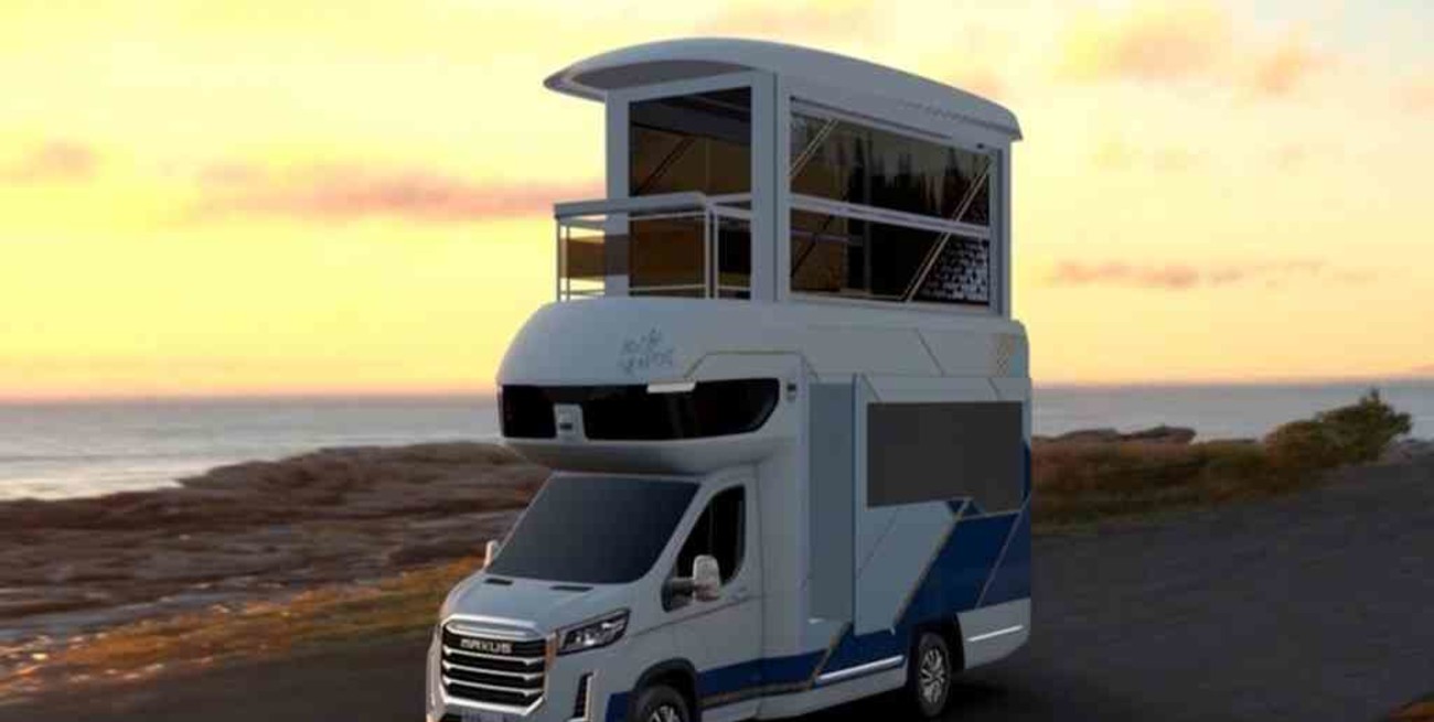 La casa rodante que deslumbra a los viajantes aventureros: posee dos pisos y ascensor 