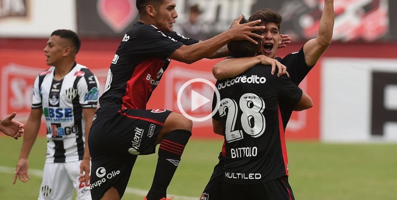 Newell's venció a Central Córdoba en un partido con varias polémicas