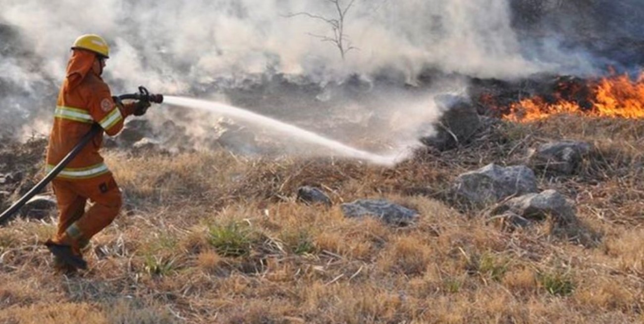 Focos de incendio activos en las provincias de Entre Ríos, Misiones y Jujuy