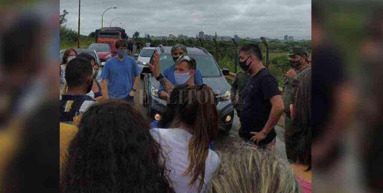 Santafesinos están varados en la frontera con Brasil 